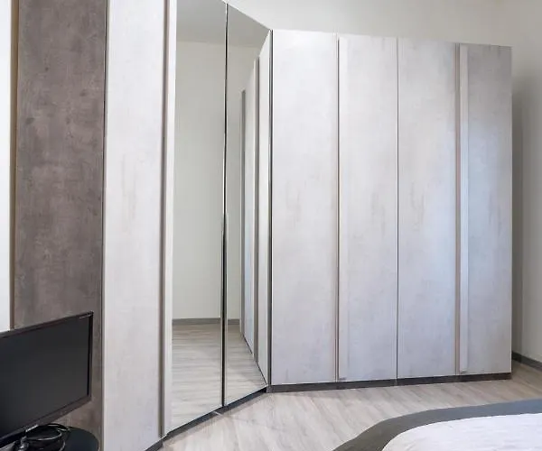 Maneki Murri 124 بولونيا