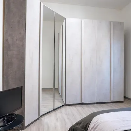 Maneki Murri 124 Bologne